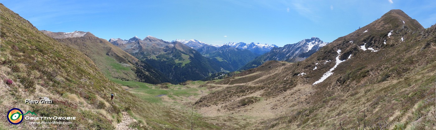 62 In discesa sul sent. 101 con bella vista panoramica.jpg